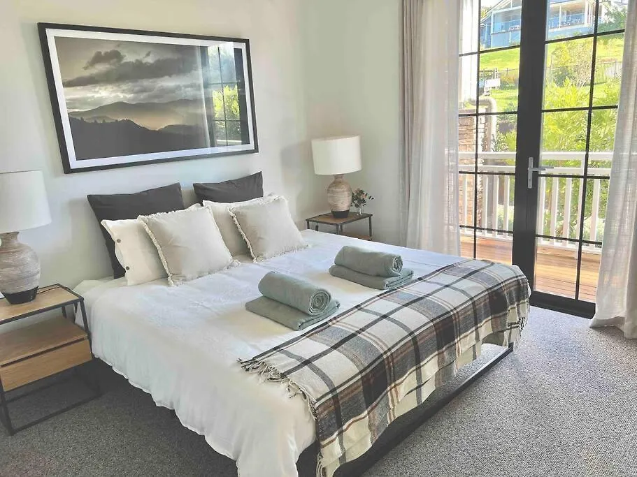 The Easton Maleny - Hamptons Countryside Retreatヴィラ 0*,  オーストラリア